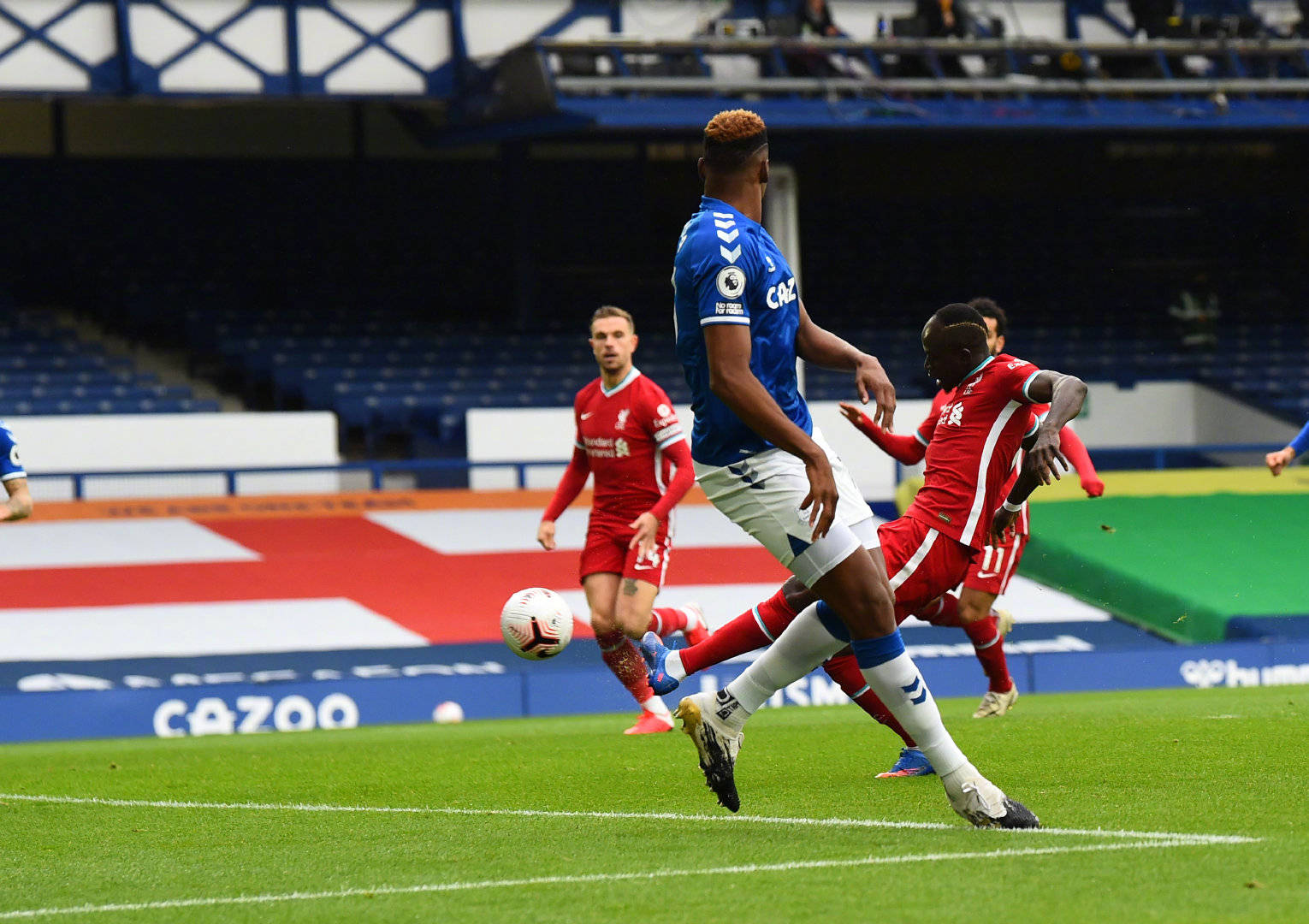 力的她并非 力的她并非